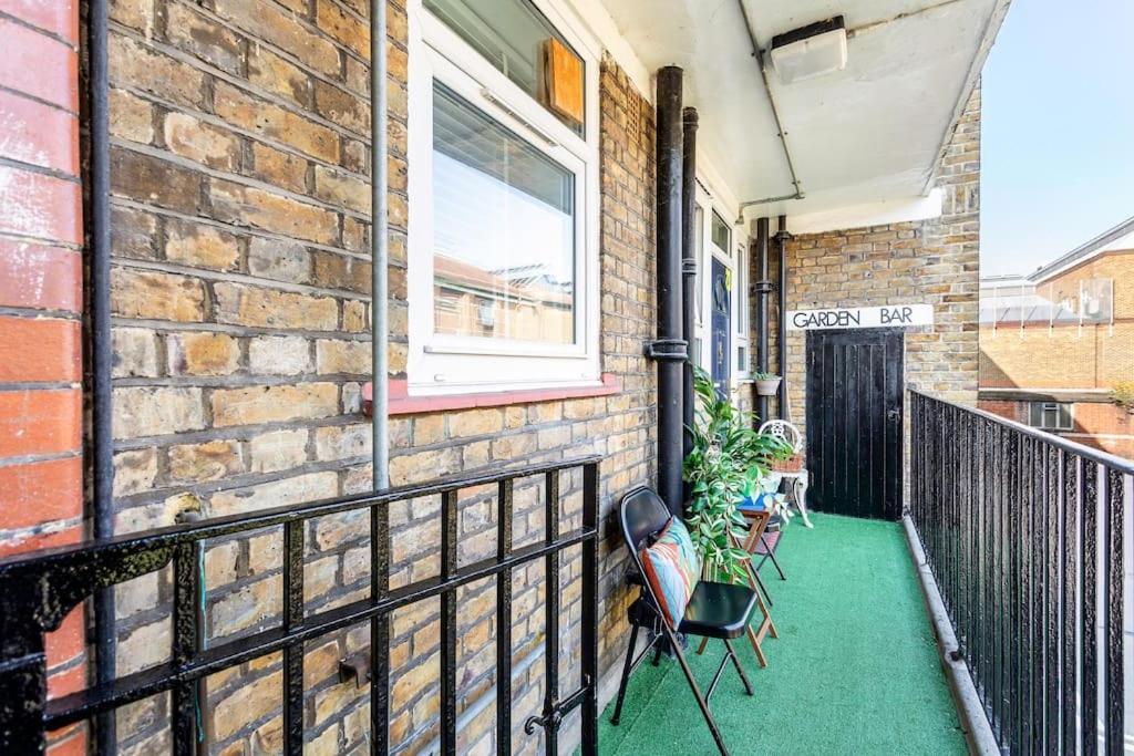 Kensington Balcony Condo For 6 London Exterior photo